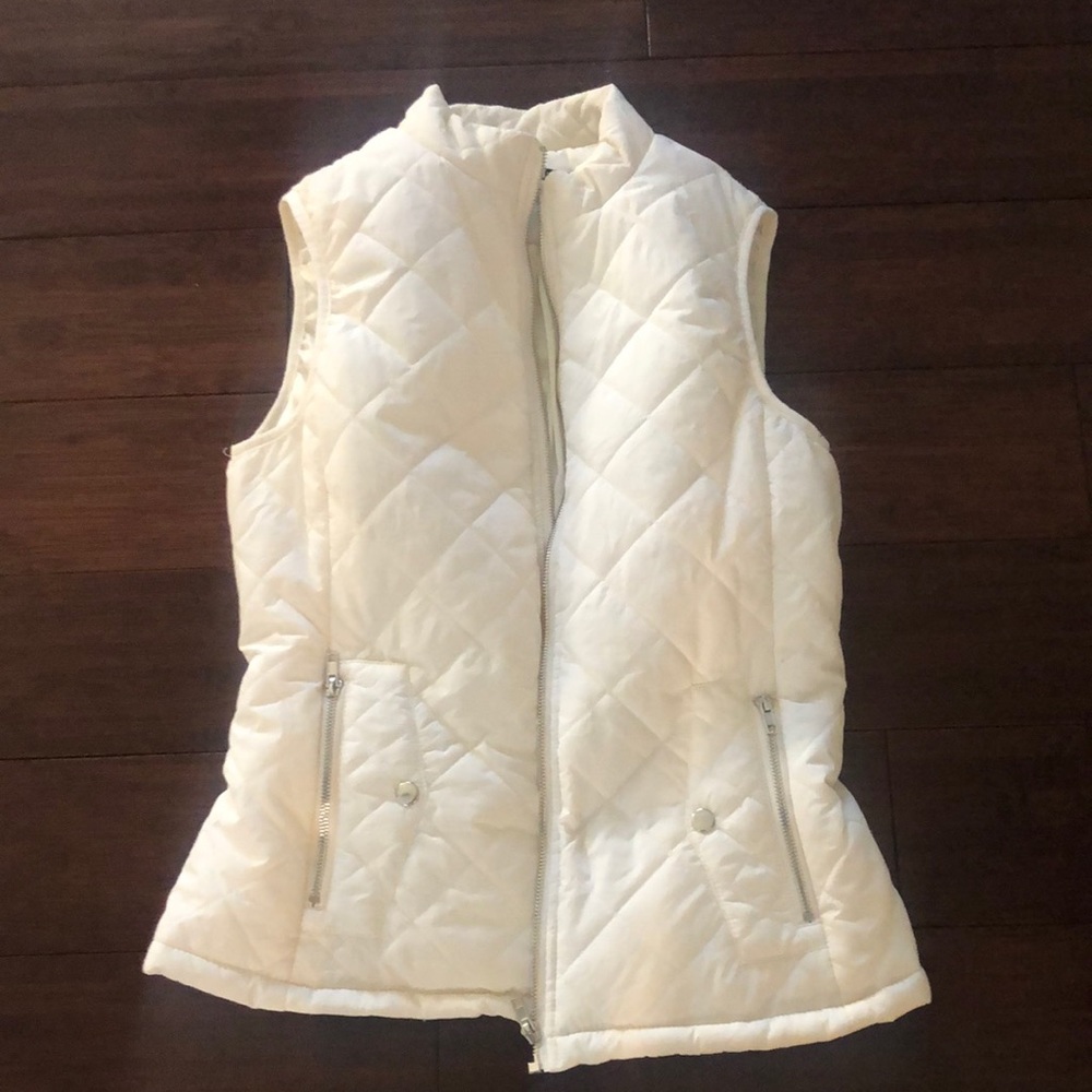 Argstar cream colored vest